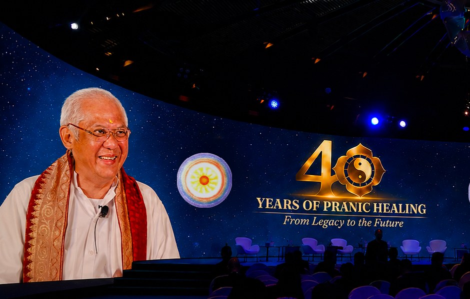 Master Choa Kok Sui on stage at the Global Pranic Healers Retreat